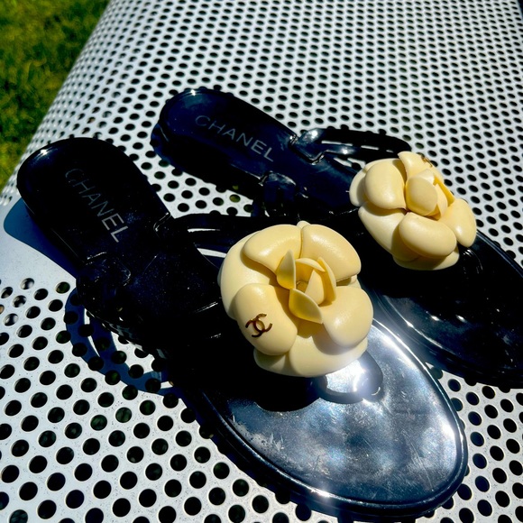 Beautiful comfy sandals, wear it couple times no box only dust bag - Picture 1 of 6